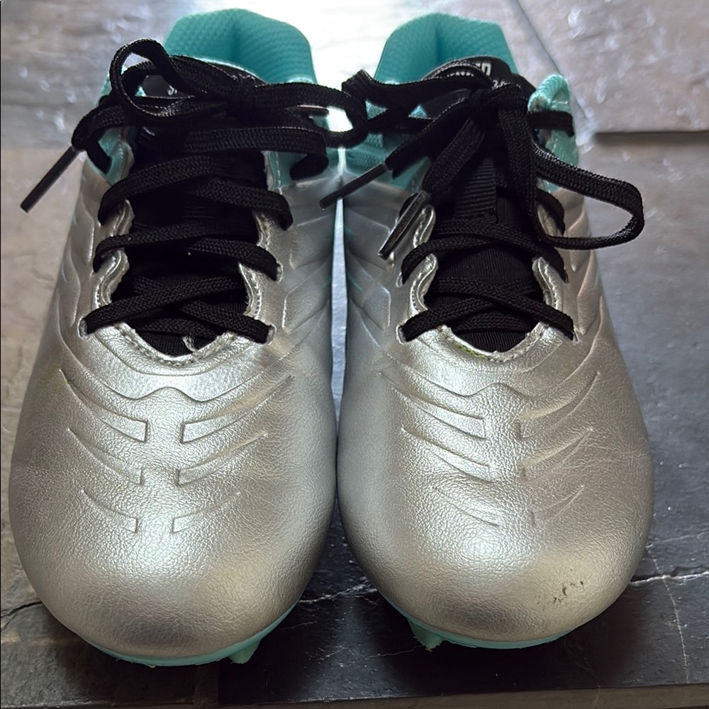 DSG KIDS SPEED VIPER 2.0 SOCCER CLEATS- KIDS SIZE 1.5